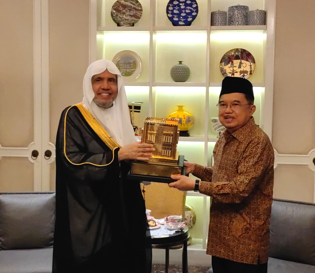 Ketum DMI Jusuf Kalla Bahas Penguatan Dakwah dan Bantuan Rehabilitasi Masjid Yang Terdampak Banjir Sumatera dan Aceh dengan Sekjen Liga Muslim Dunia